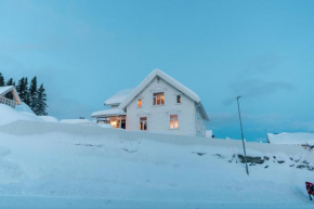 Explore Tromsø Villa